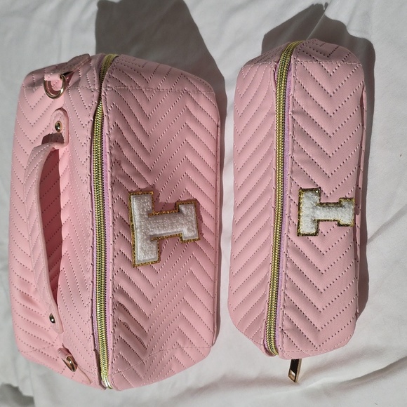 New! "T" Pink Quilted Cosmetic Makeup Bags For Travel Vacation Faux Leather - Picture 9 of 11